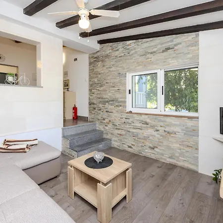 Gorgeous Home In Plano Plano
